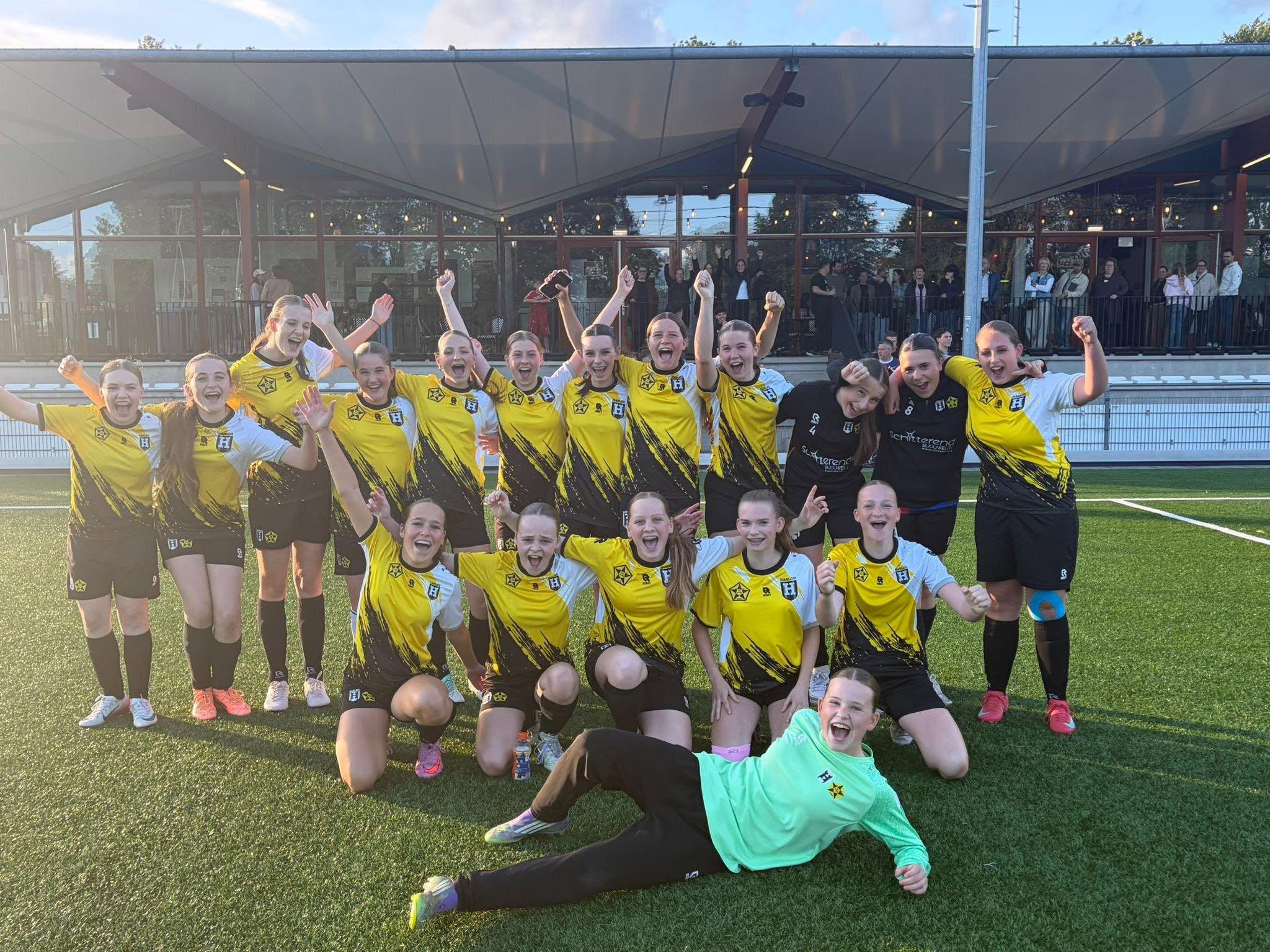 MO15 Kampioen!